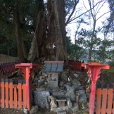 There are small shrines all along the trail.